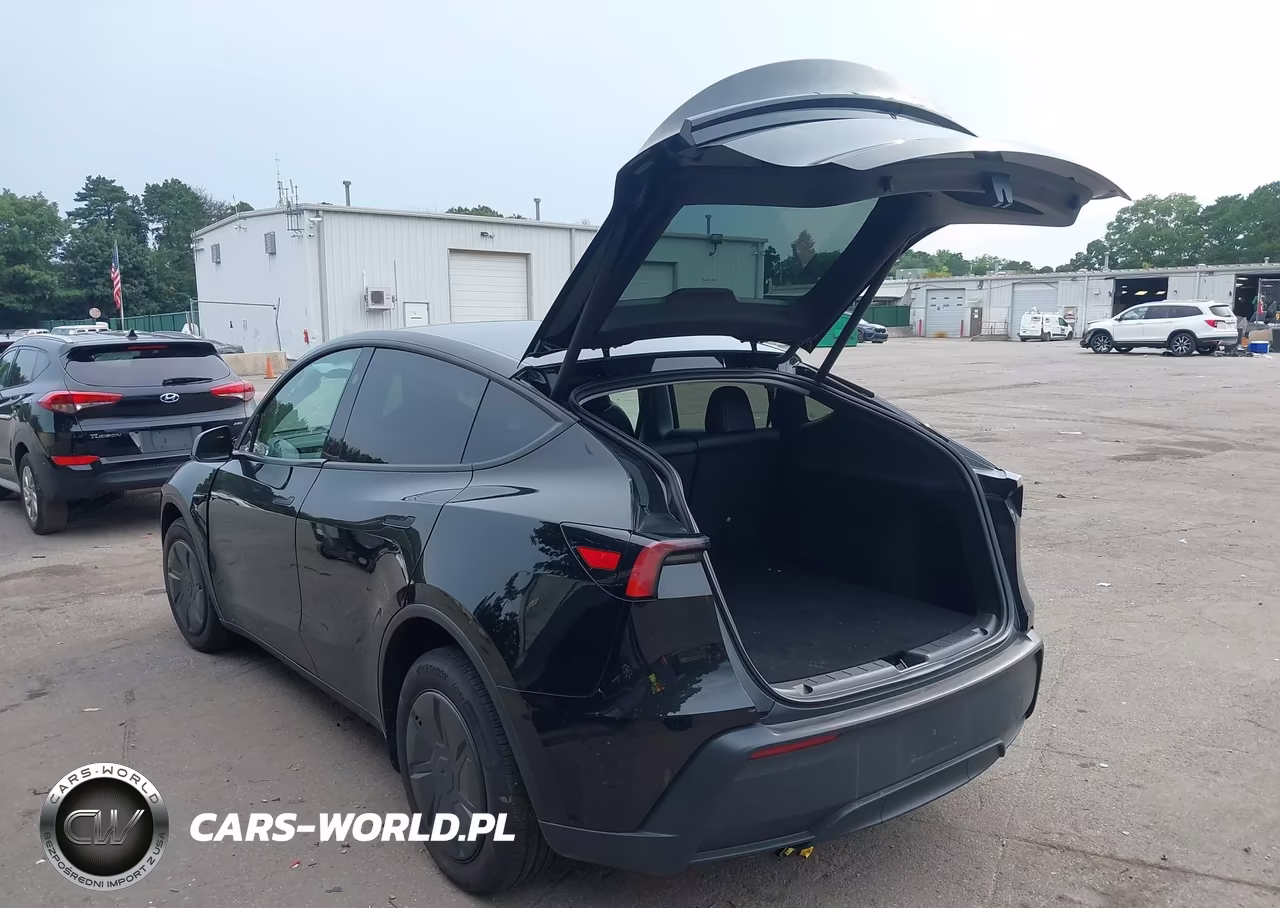 2026 Tesla Model Y VIN:7SAYGDEE8TA650436 - 3