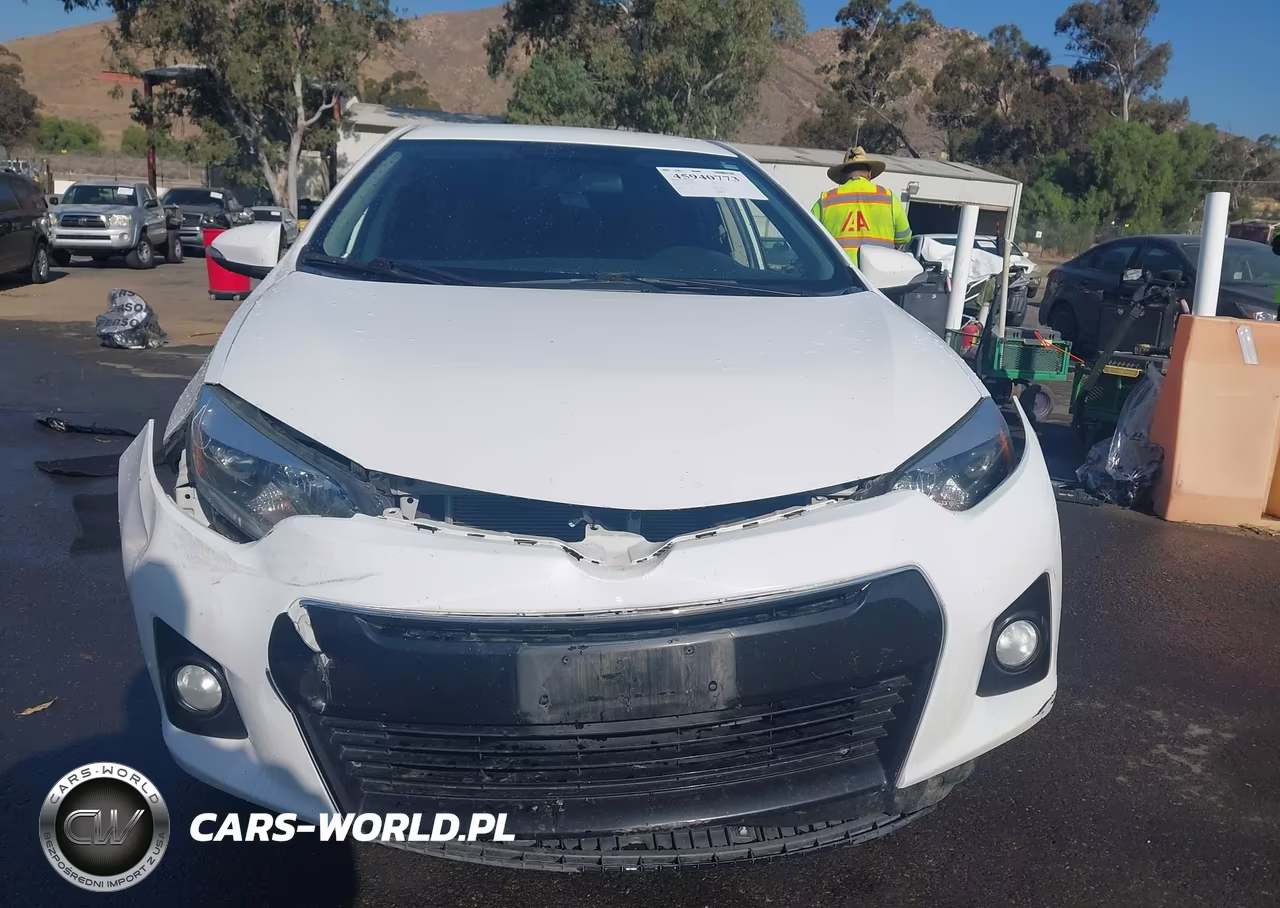 2015 Toyota Corolla S Plus VIN:5YFBURHE2FP280567 - 12