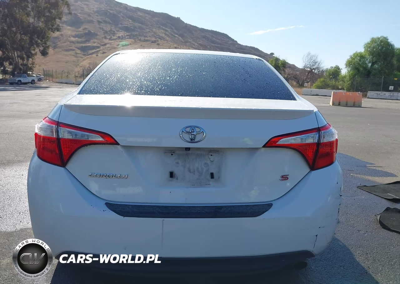 2015 Toyota Corolla S Plus VIN:5YFBURHE2FP280567 - 16