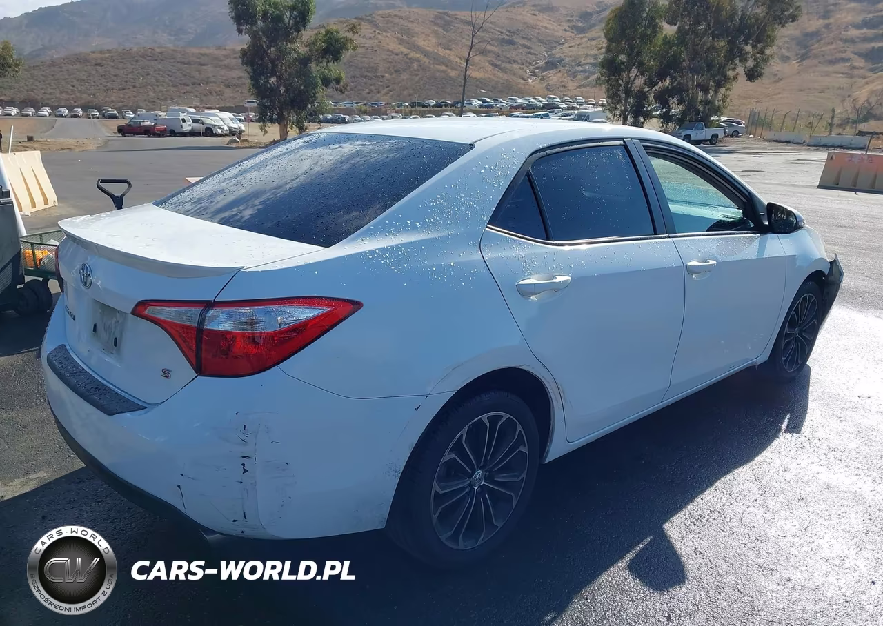 2015 Toyota Corolla S Plus VIN:5YFBURHE2FP280567 - 4