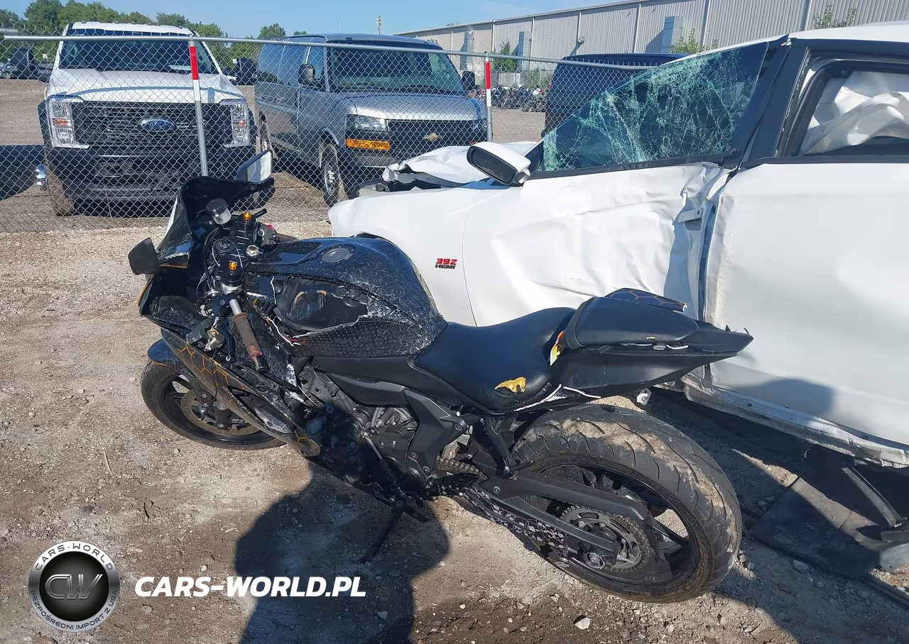 2022 Yamaha Yzfr7 VIN:JYARM38E8NA001665 - 3