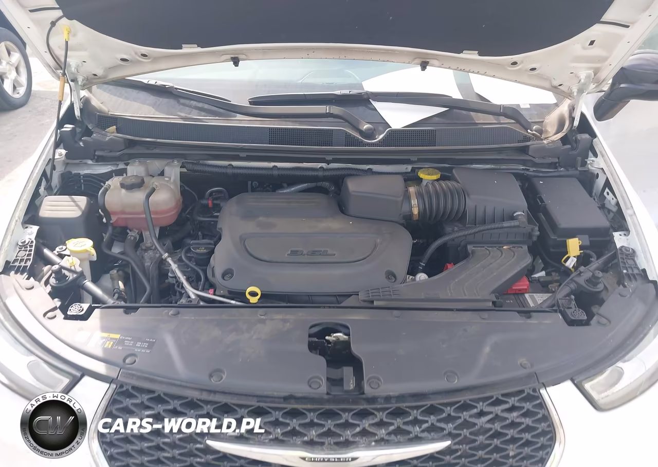 2024 Chrysler Pacifica Limited VIN:2C4RC1GG6RR133792 - 10