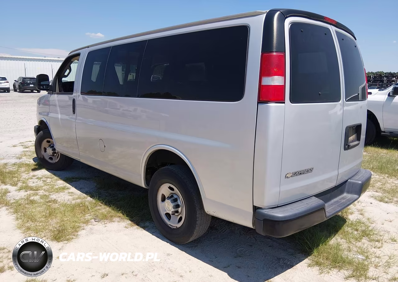 2020 Chevrolet Express Passenger Rwd 2500 Regular Wheelbase Ls VIN:1GAWGEFP7L1253248 - 3