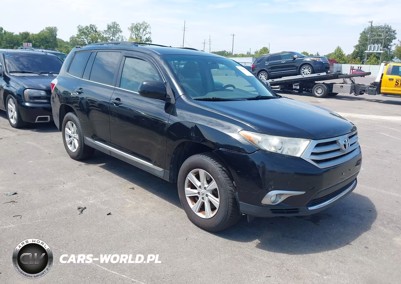 2013 Toyota Highlander Base Plus V6 – zdjęcie 1 z 16