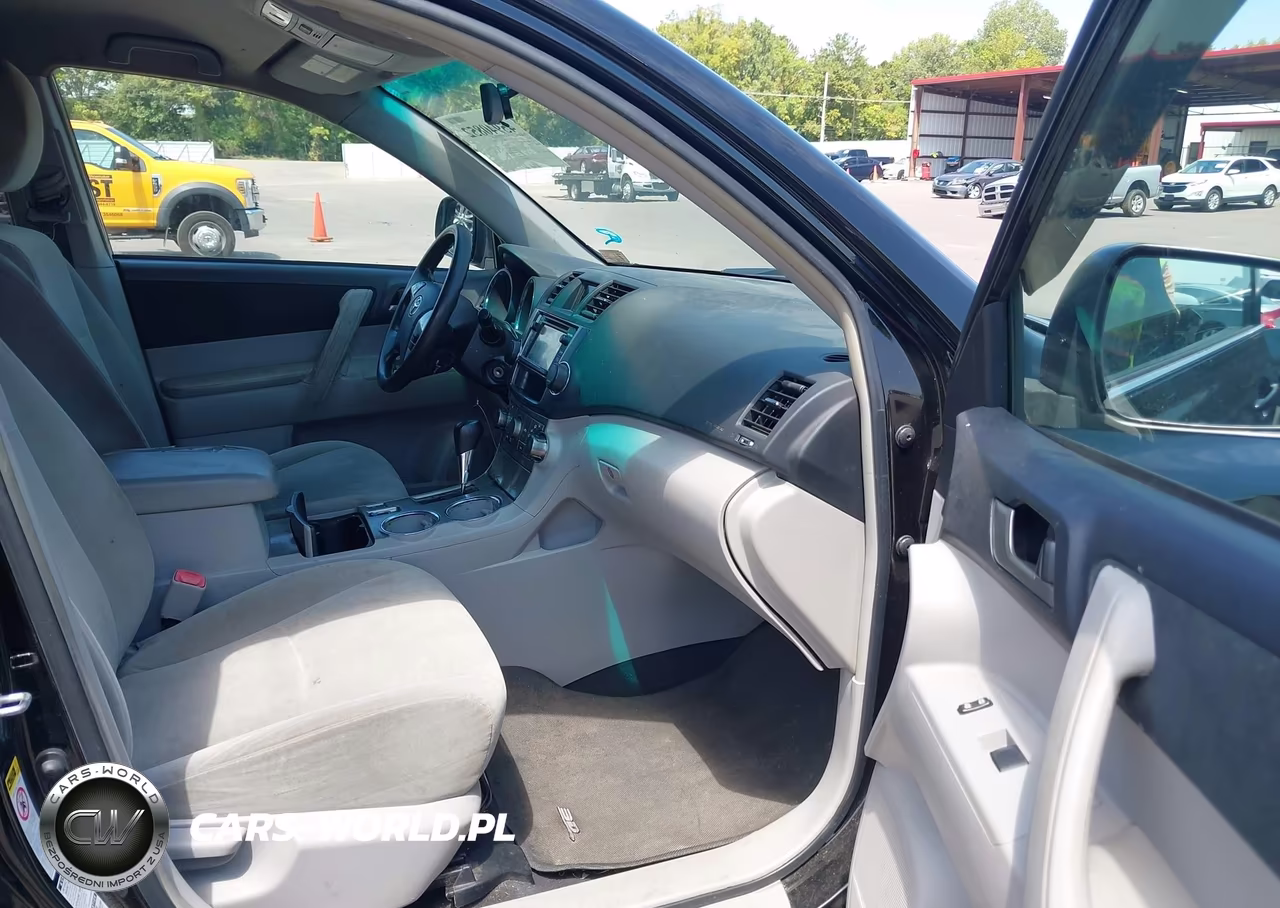 2013 Toyota Highlander Base Plus V6 VIN:5TDBK3EH1DS182703 - 5