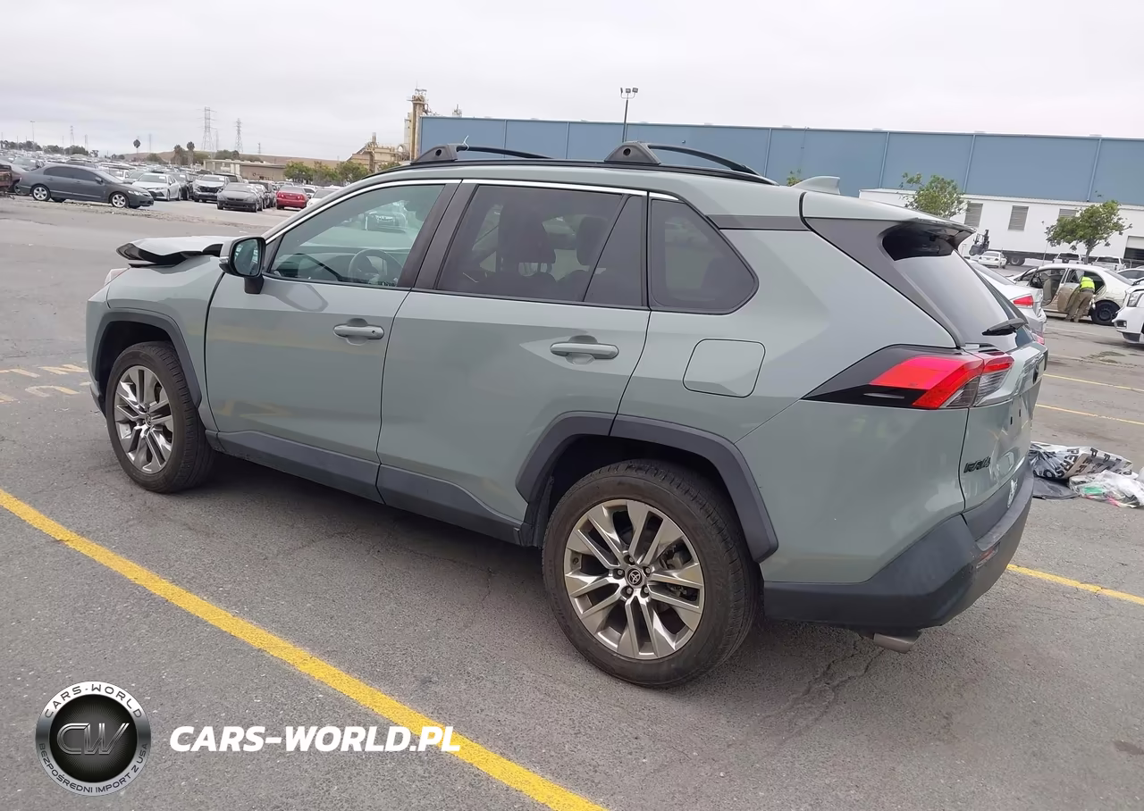 2021 Toyota Rav4 Xle Premium VIN:2T3A1RFV2MW203983 - 3