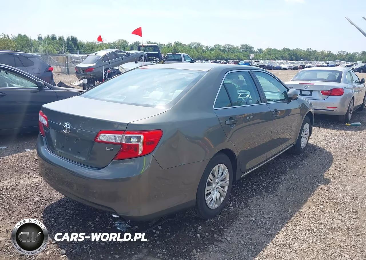 2014 Toyota Camry Le VIN:4T1BF1FK3EU835303 - 4
