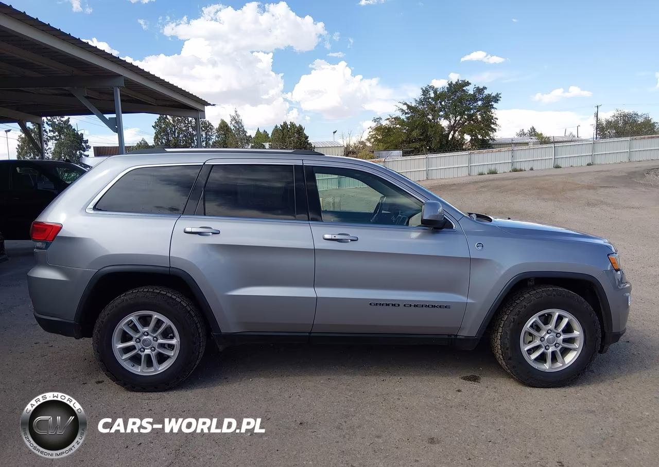 2019 Jeep Grand Cherokee Laredo E 4X4 VIN:1C4RJFAG9KC812613 - 13