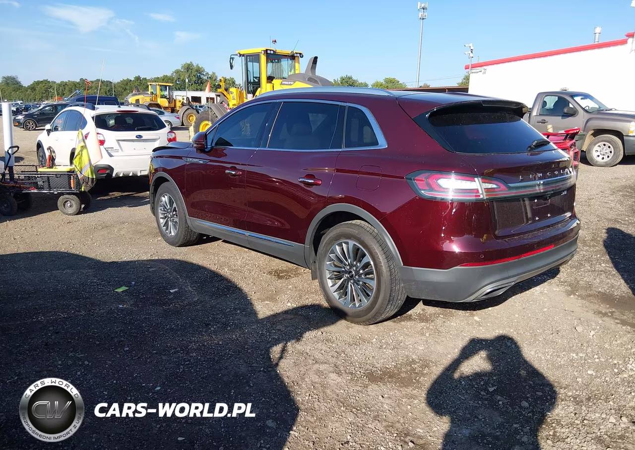 2020 Lincoln Nautilus Standard VIN:2LMPJ6J99LBL31397 - 3