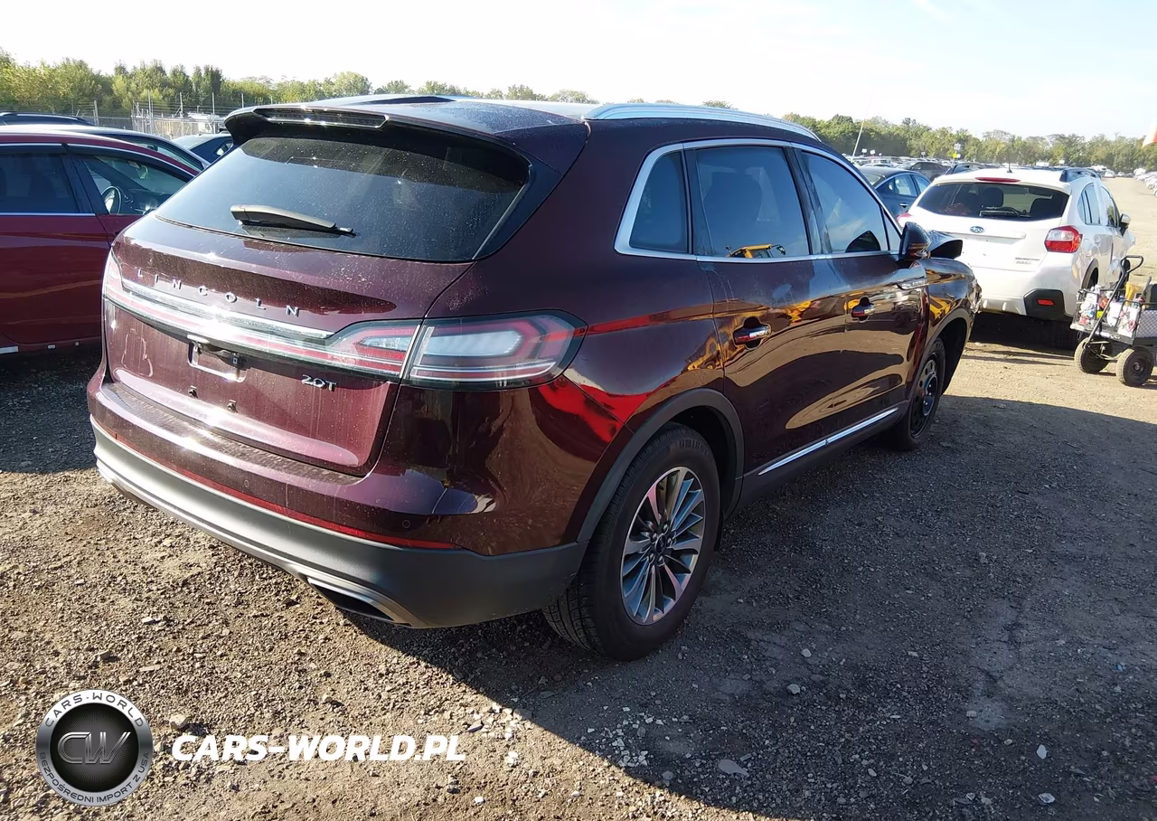 2020 Lincoln Nautilus Standard VIN:2LMPJ6J99LBL31397 - 4