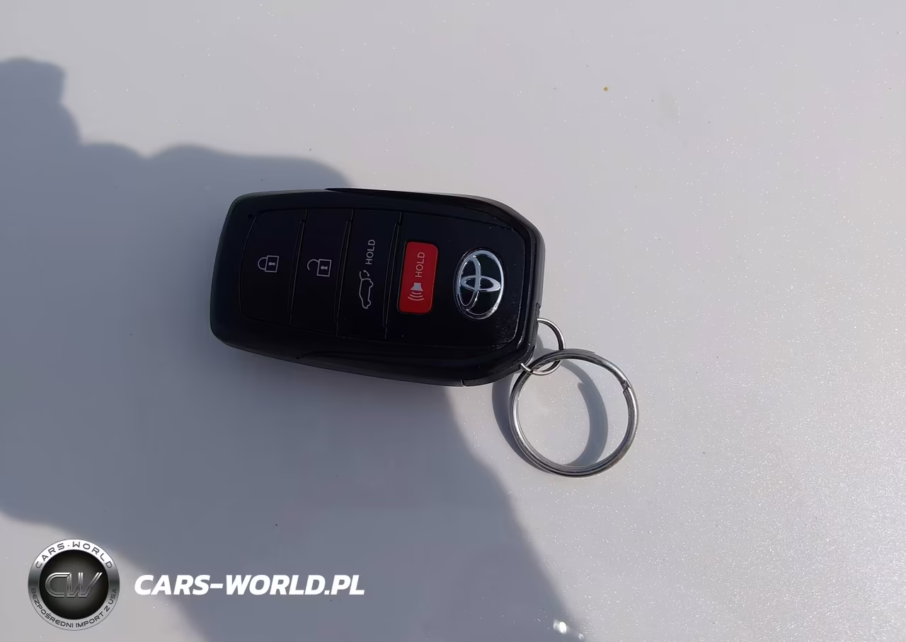 2025 Toyota Crown Signia Xle VIN:JTDACAAJ1S3023846 - 11