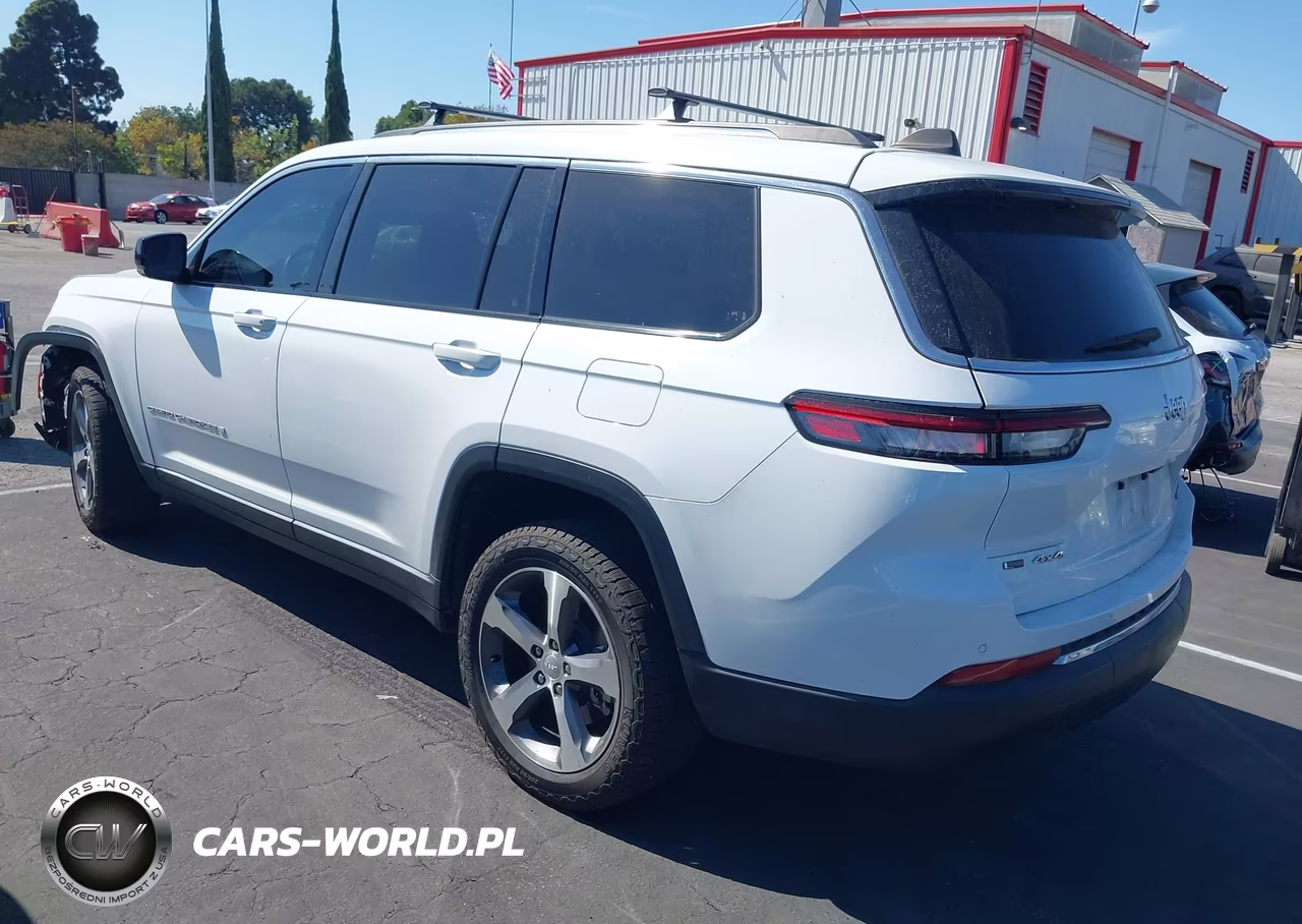 2023 Jeep Grand Cherokee L Limited 4X4 VIN:1C4RJKBG6P8744255 - 3