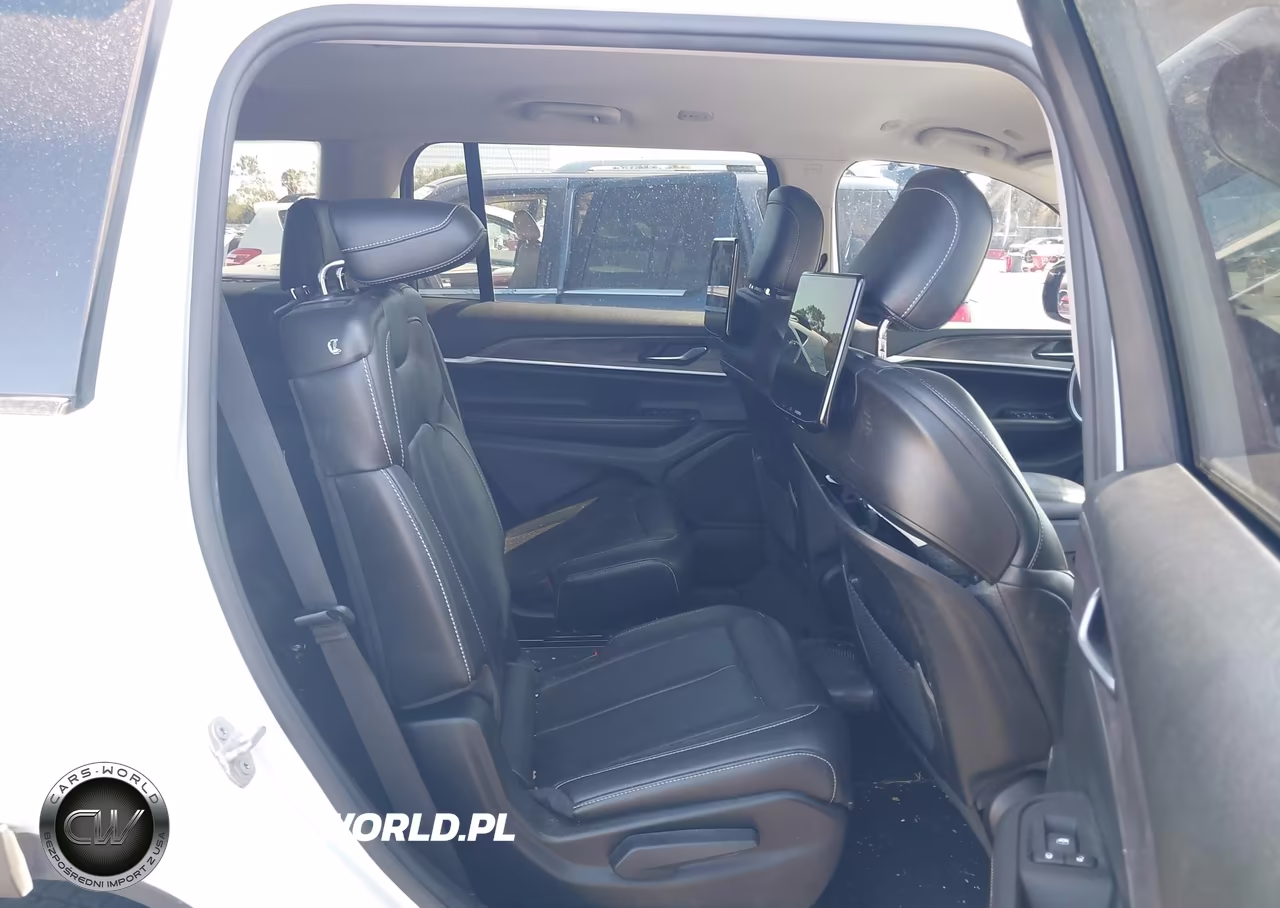 2023 Jeep Grand Cherokee L Limited 4X4 VIN:1C4RJKBG6P8744255 - 8