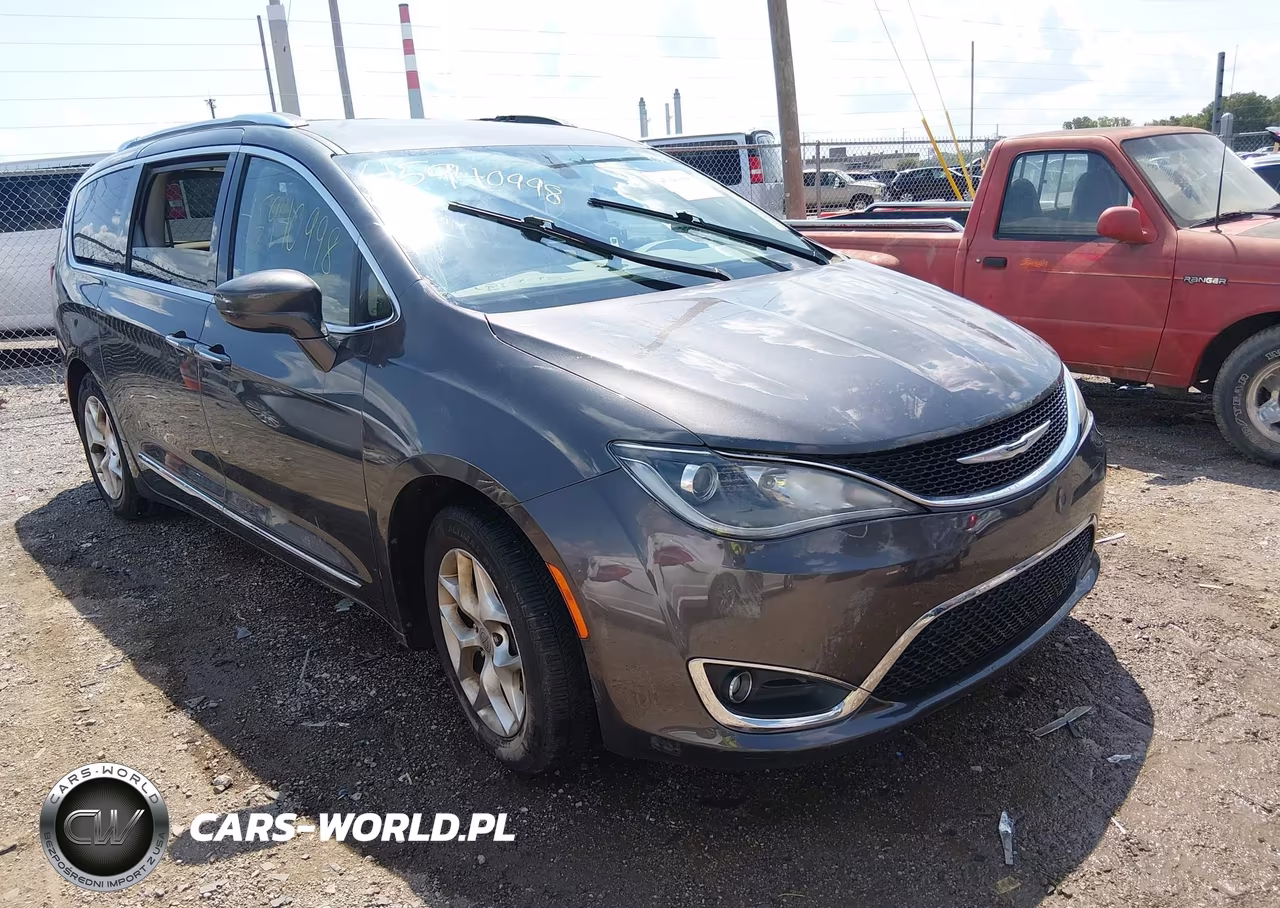 2018 Chrysler Pacifica Touring L Plus