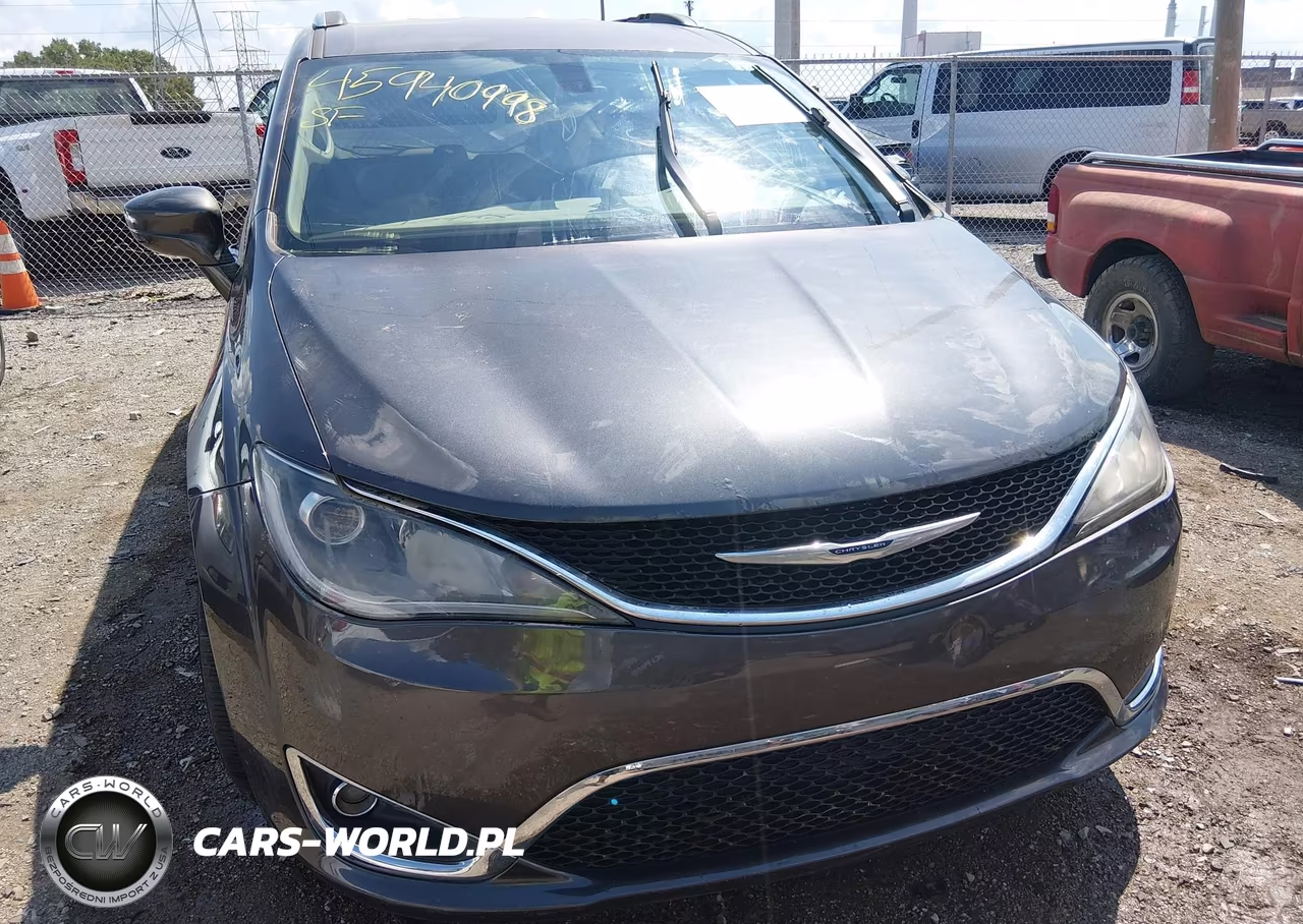 2018 Chrysler Pacifica Touring L Plus VIN:2C4RC1EG8JR310866 - 6