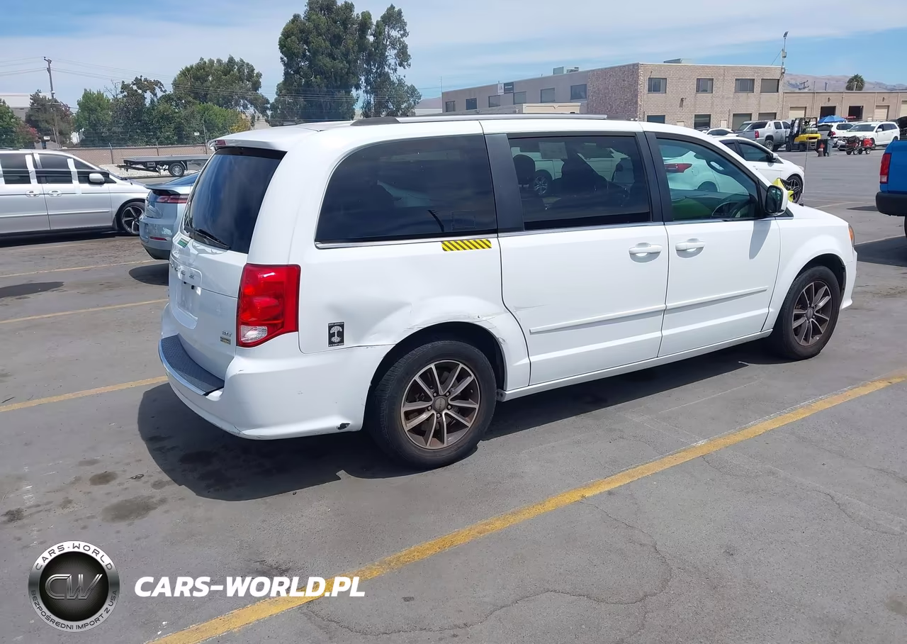 2017 Dodge Grand Caravan Sxt VIN:2C4RDGCG9HR814355 - 4