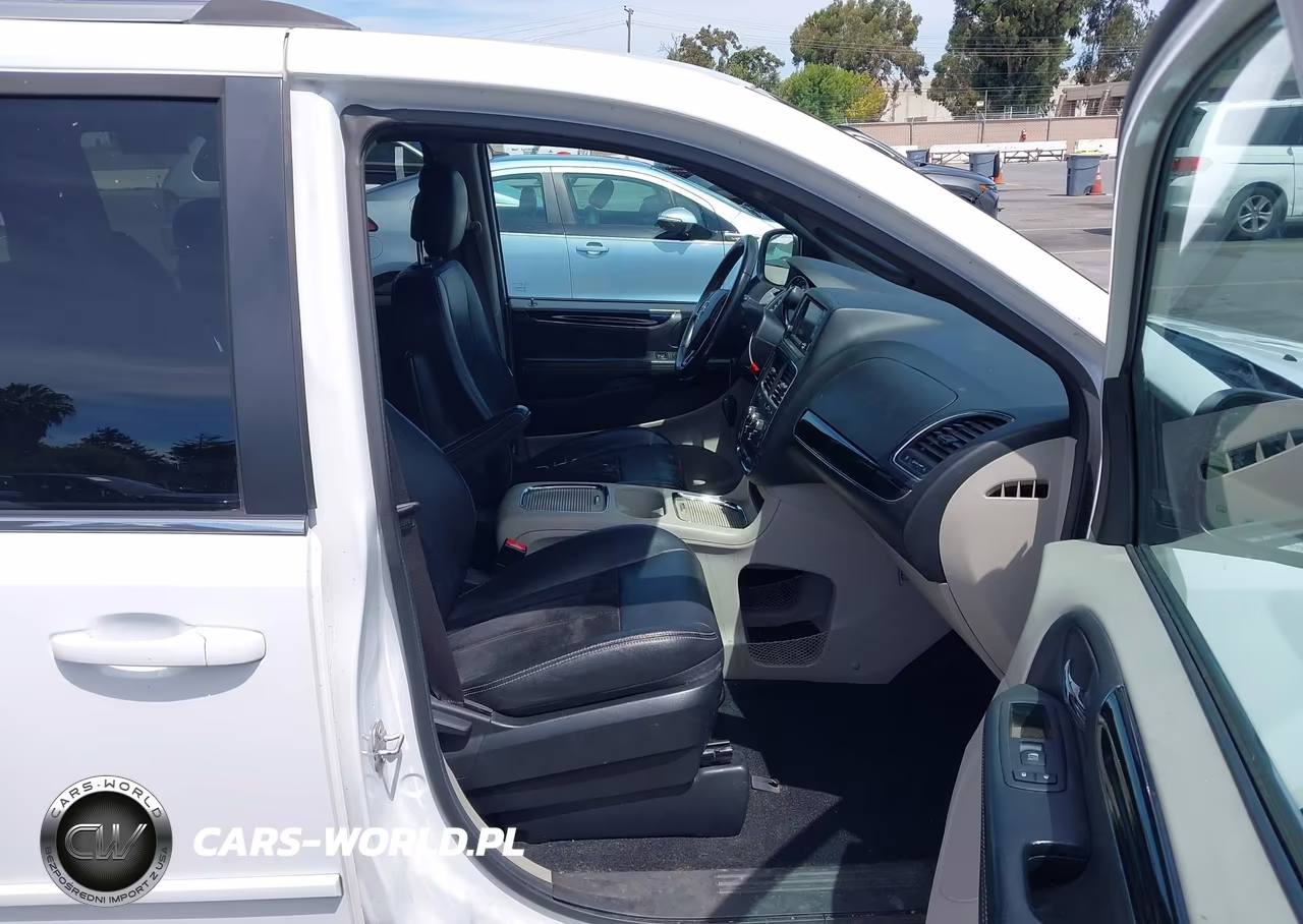 2017 Dodge Grand Caravan Sxt VIN:2C4RDGCG9HR814355 - 5