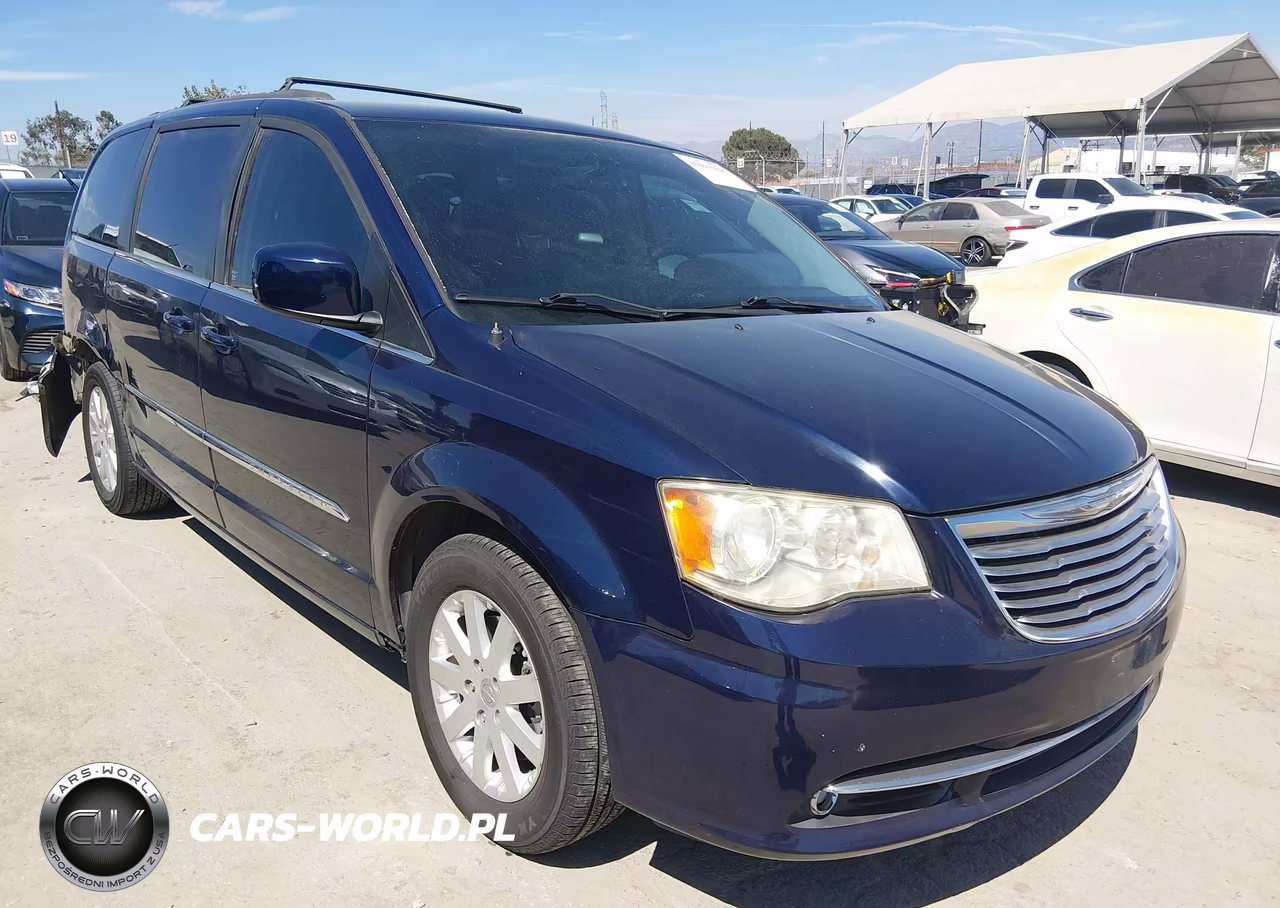 2014 Chrysler Town & Country Touring – zdjęcie 1 z 16