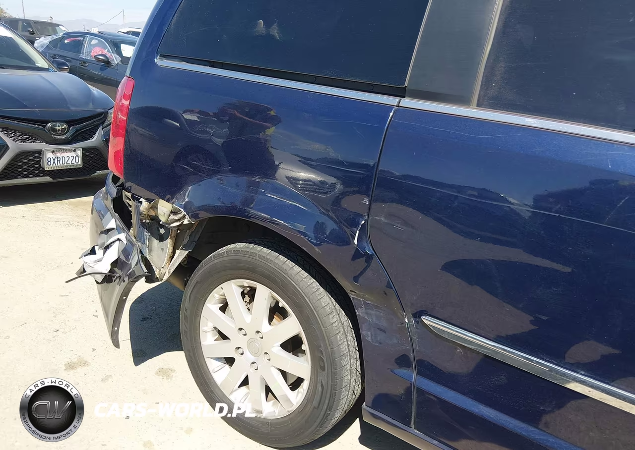 2014 Chrysler Town & Country Touring VIN:2C4RC1BG5ER446947 - 6