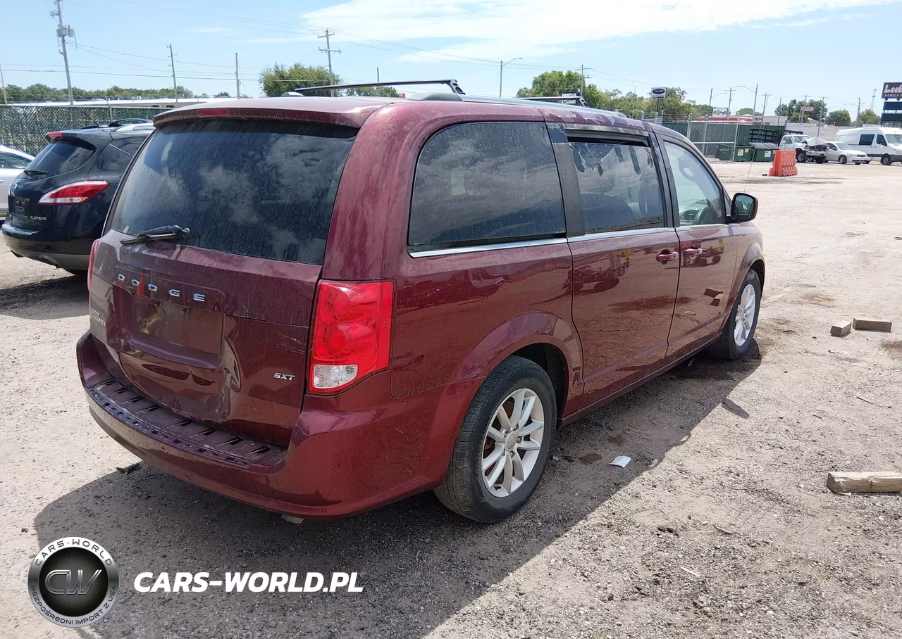 2018 Dodge Grand Caravan Sxt VIN:2C4RDGCG7JR134105 - 4