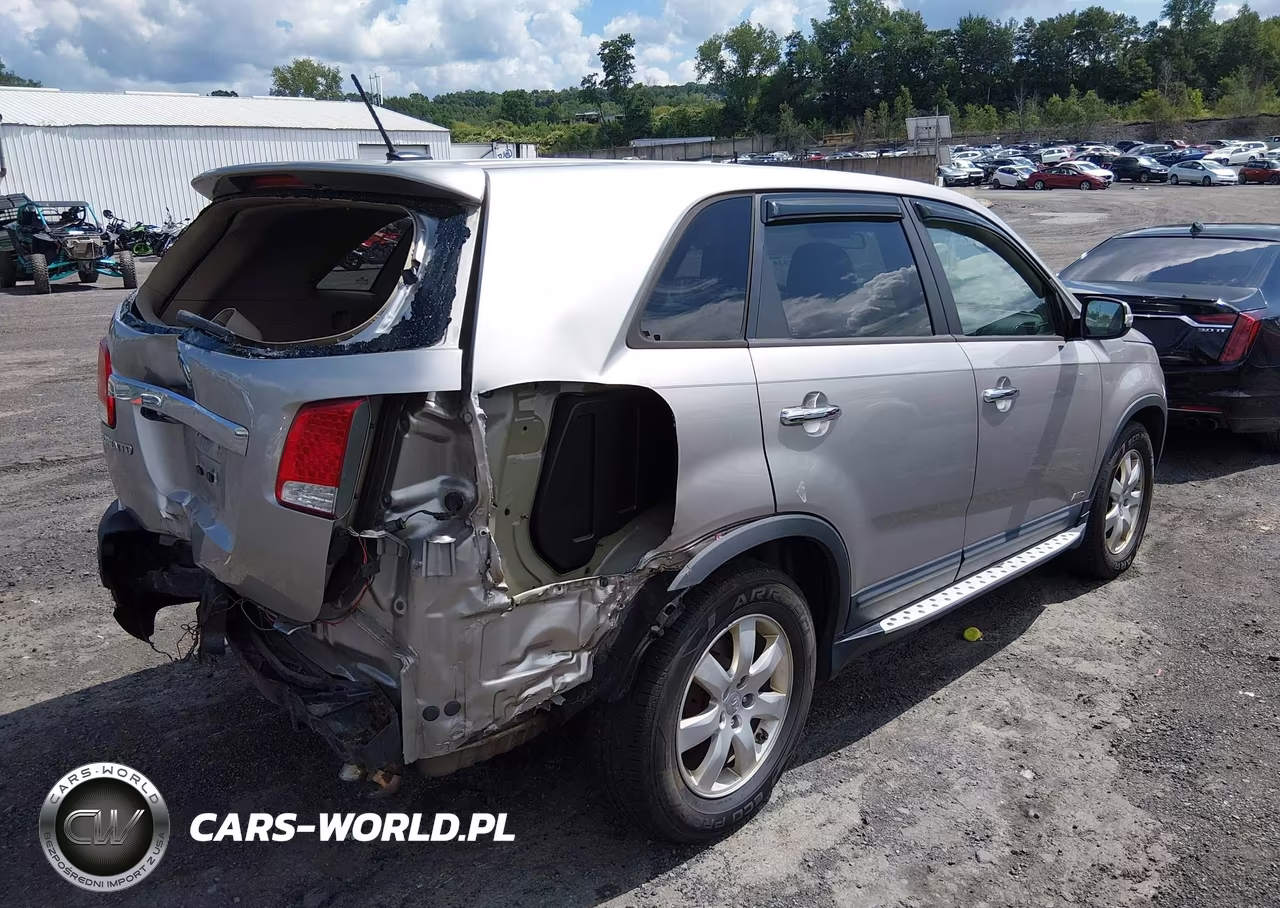 2013 Kia Sorento Lx VIN:5XYKTCA62DG359998 - 4