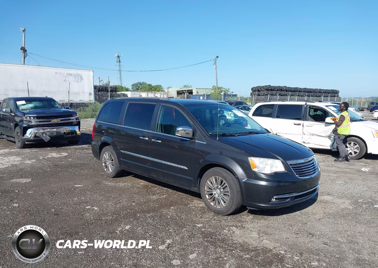 2014 Chrysler Town & Country Touring-L – zdjęcie 1 z 16
