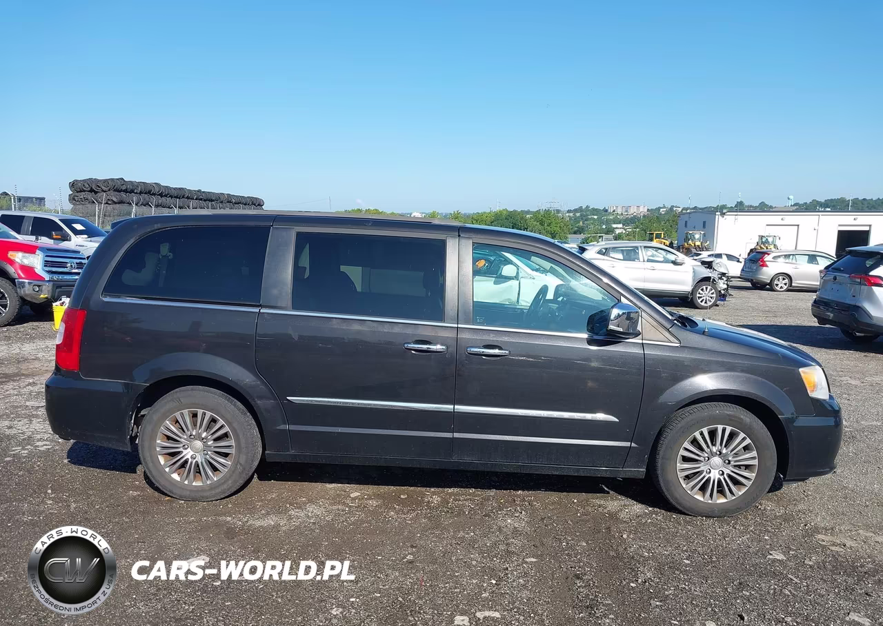 2014 Chrysler Town & Country Touring-L VIN:2C4RC1CG6ER303892 - 13