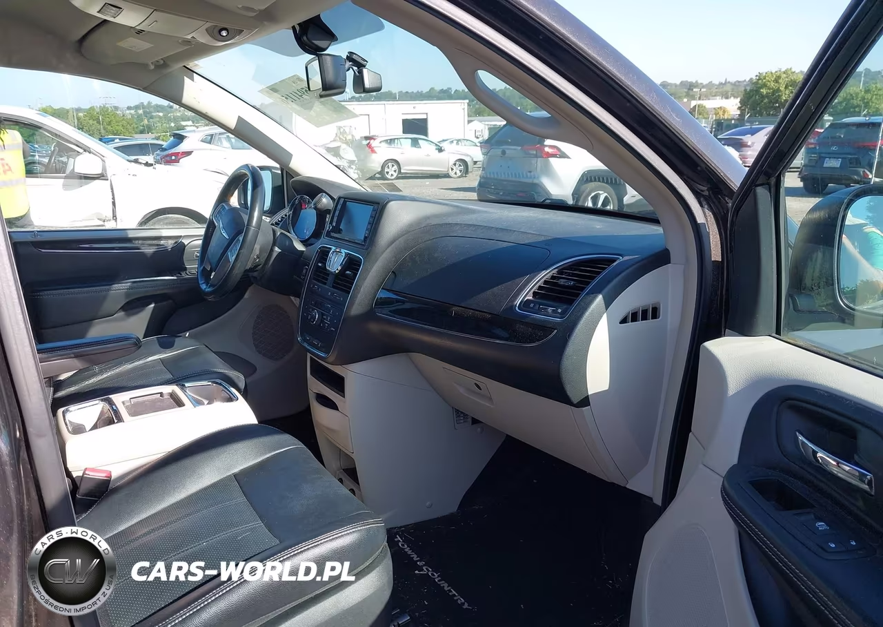 2014 Chrysler Town & Country Touring-L VIN:2C4RC1CG6ER303892 - 5