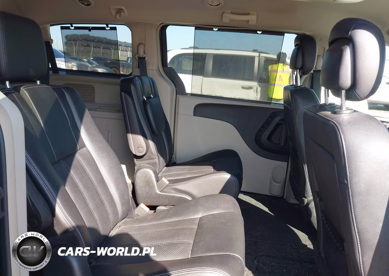 2014 Chrysler Town & Country Touring-L VIN:2C4RC1CG6ER303892 - 8