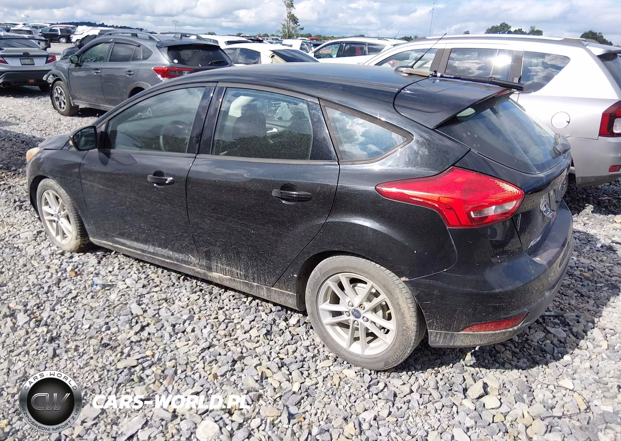 2015 Ford Focus Se VIN:1FADP3K21FL213744 - 3