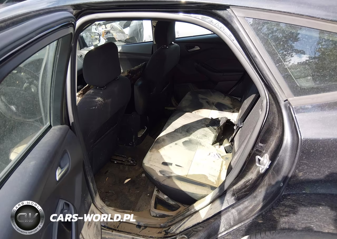2015 Ford Focus Se VIN:1FADP3K21FL213744 - 8