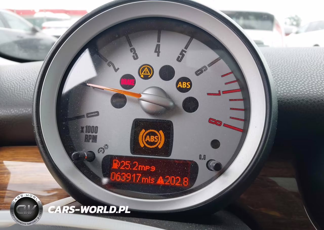2010 Mini Cooper S VIN:WMWMF7C56ATX43873 - 7