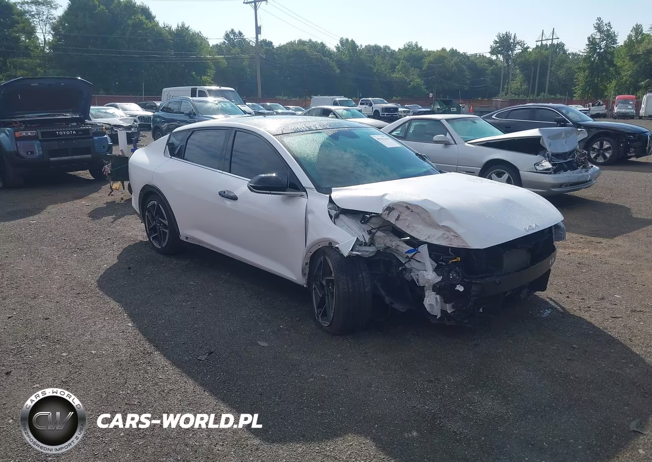 2025 Kia K4 Gt-Line – zdjęcie 1 z 17