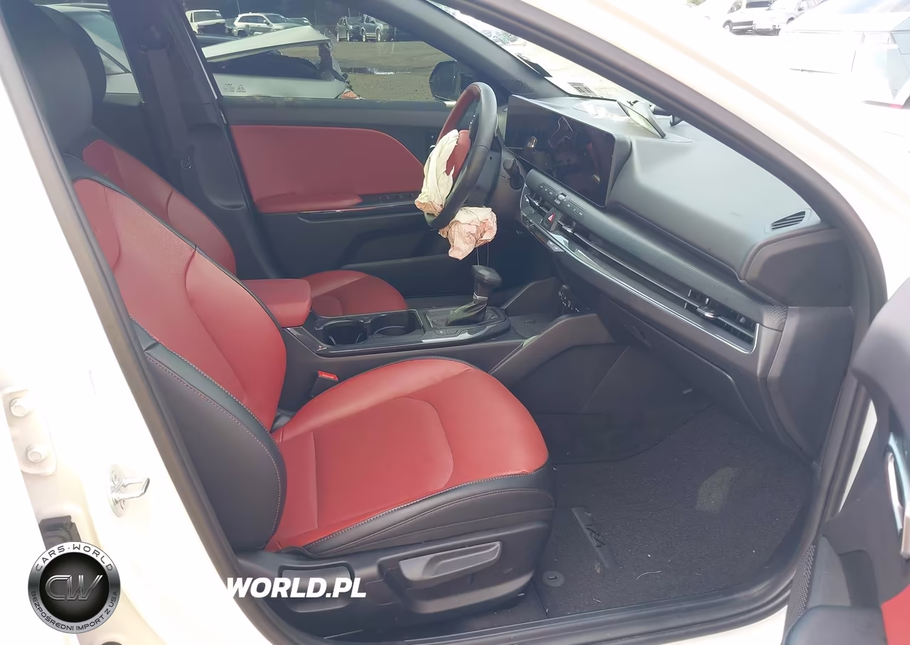 2025 Kia K4 Gt-Line VIN:3KPFW4DE7SE241960 - 5