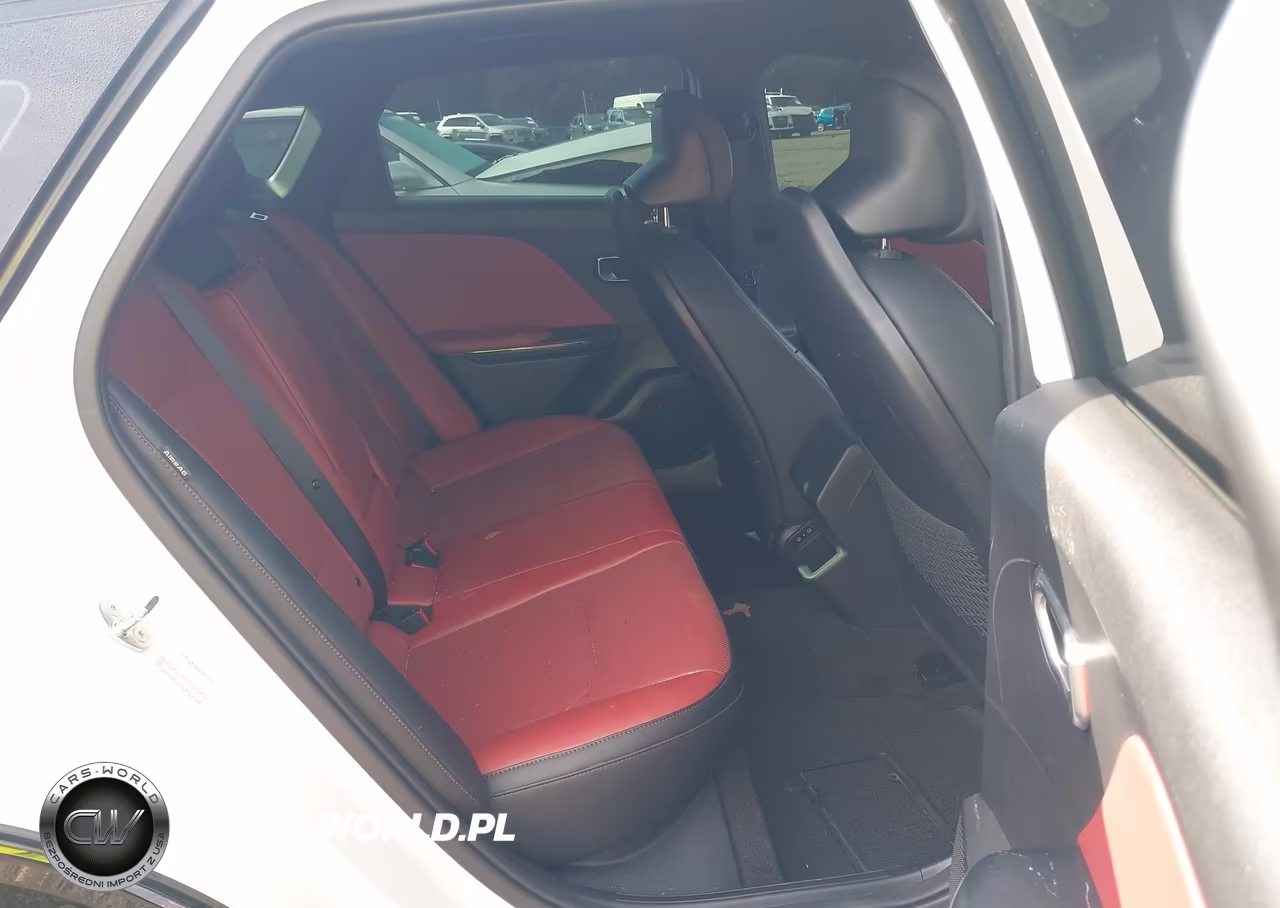 2025 Kia K4 Gt-Line VIN:3KPFW4DE7SE241960 - 8