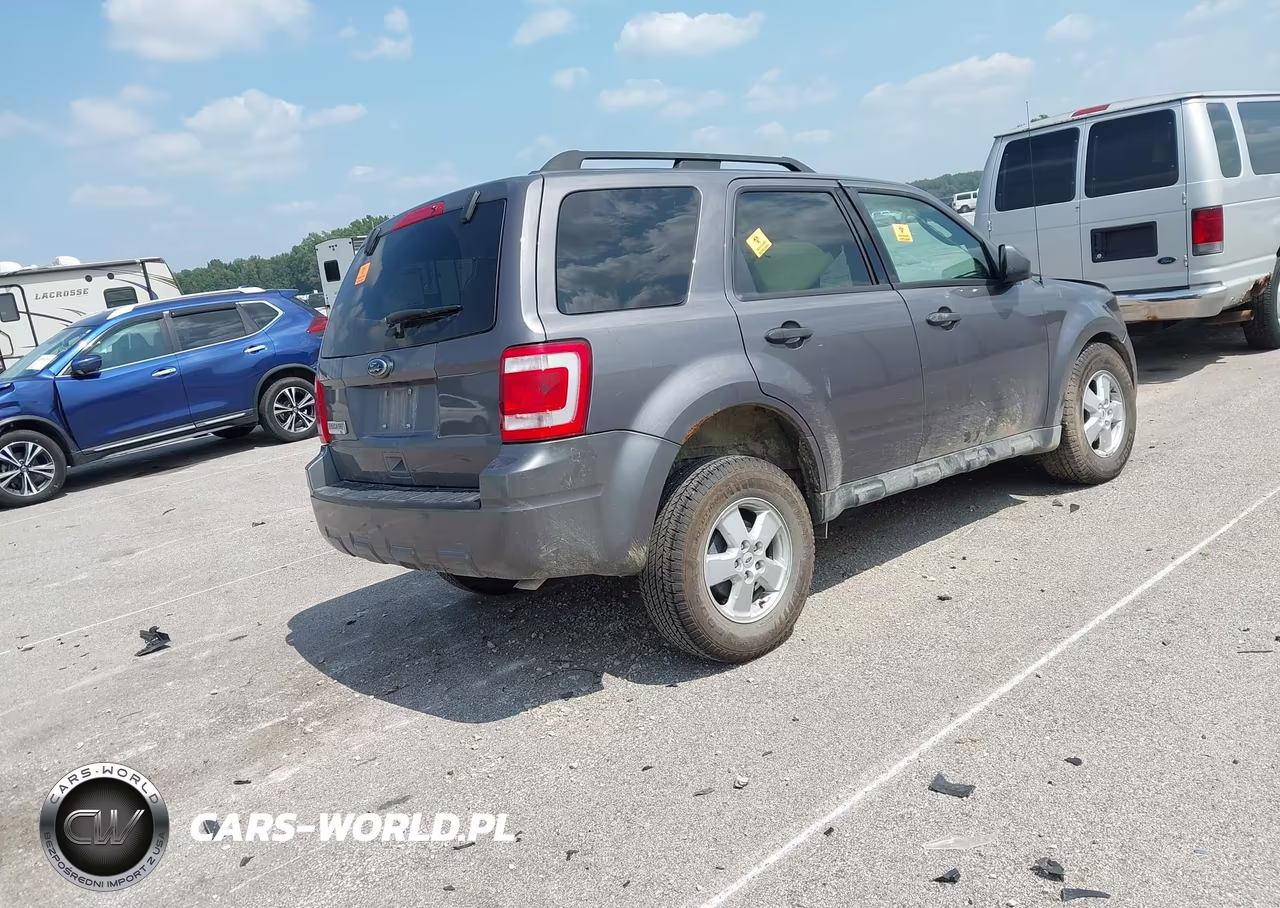 2010 Ford Escape Xlt VIN:1FMCU0D7XAKA63522 - 4