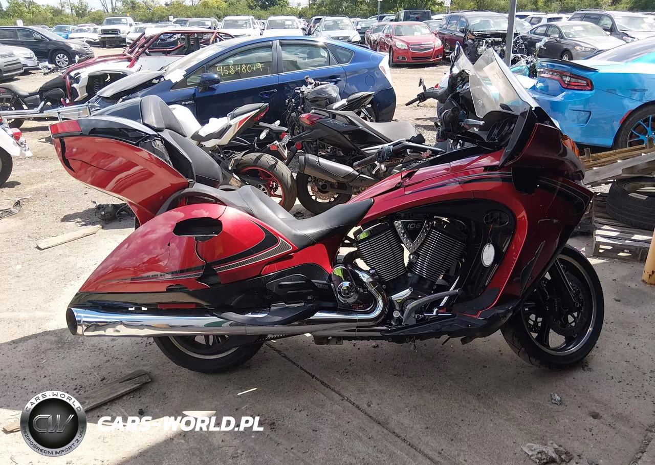 2012 Victory Motorcycles Vision Tour VIN:5VPSW36N7C3002974 - 12