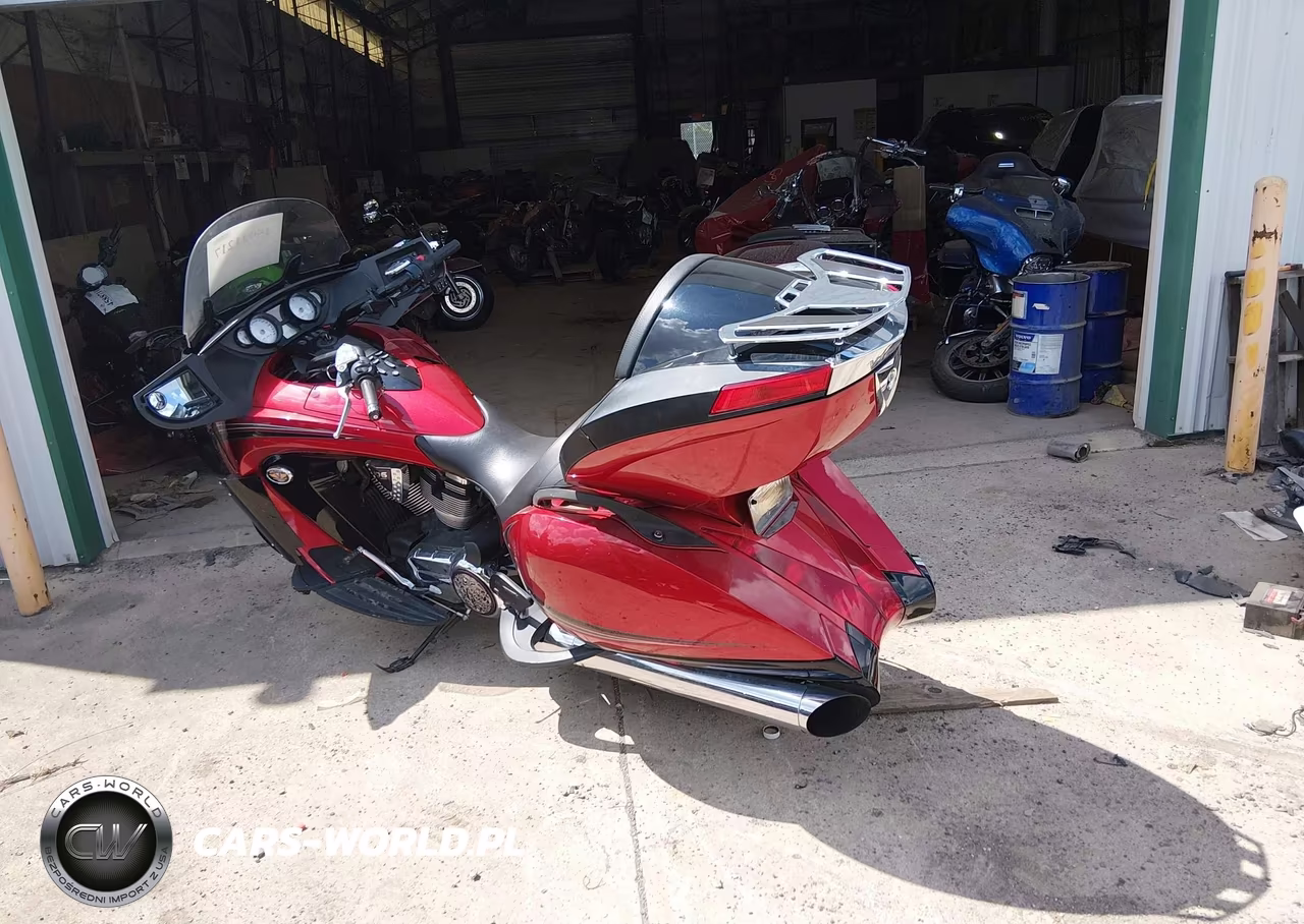 2012 Victory Motorcycles Vision Tour VIN:5VPSW36N7C3002974 - 3