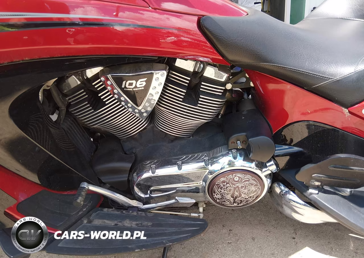 2012 Victory Motorcycles Vision Tour VIN:5VPSW36N7C3002974 - 9
