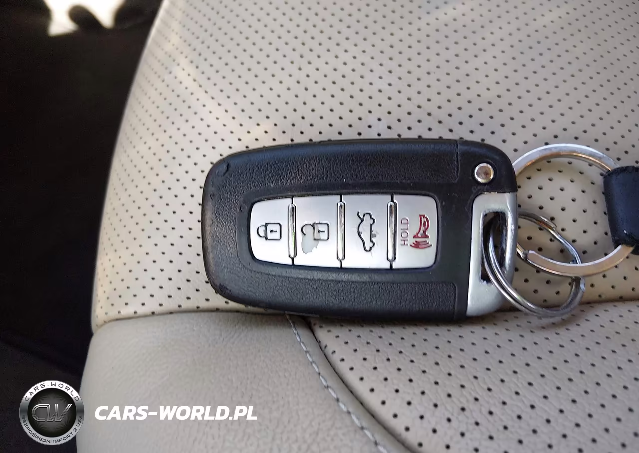 2010 Hyundai Genesis 3.8 VIN:KMHGC4DE8AU074484 - 11