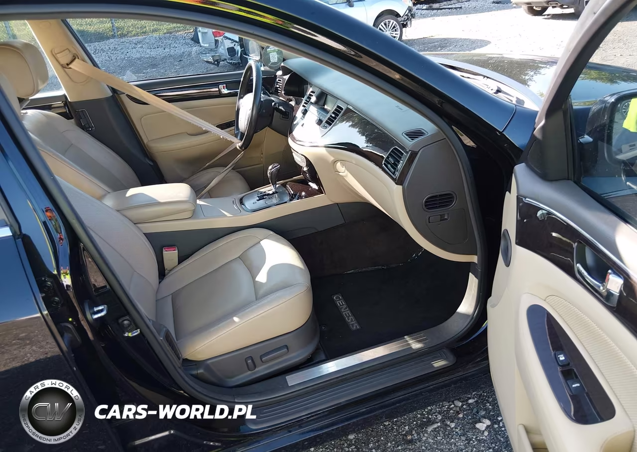 2010 Hyundai Genesis 3.8 VIN:KMHGC4DE8AU074484 - 5