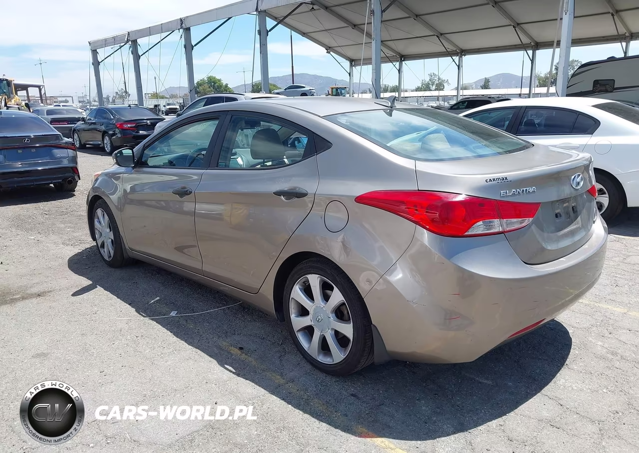 2013 Hyundai Elantra Limited VIN:5NPDH4AE8DH299032 - 3