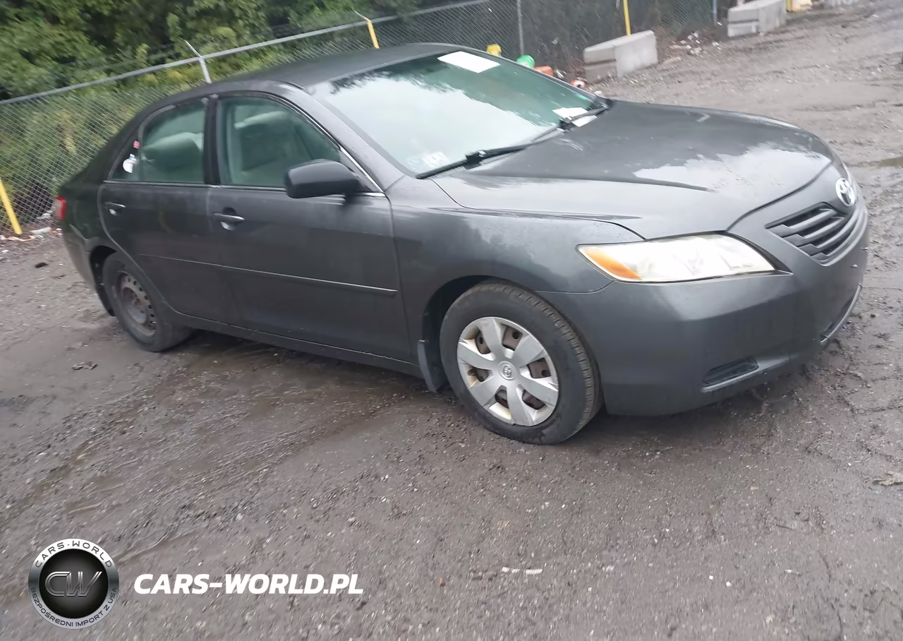 2009 Toyota Camry Le – zdjęcie 1 z 11