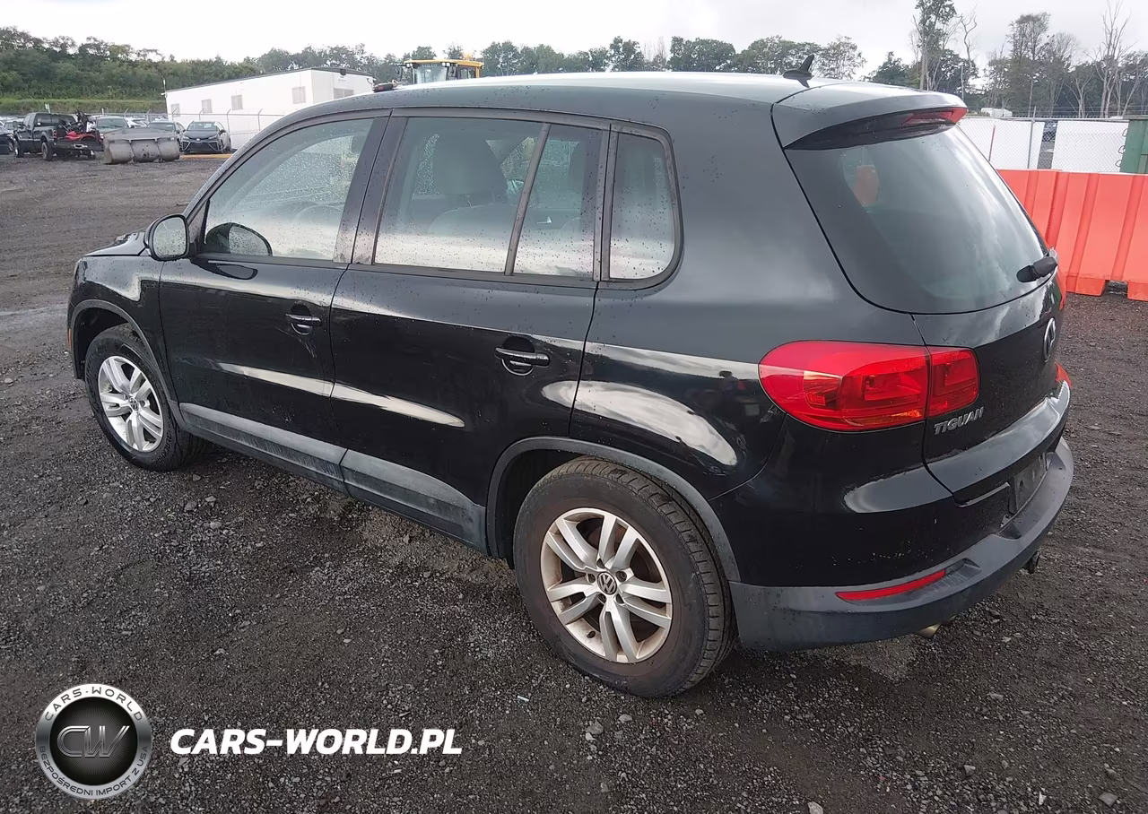 2012 Volkswagen Tiguan Le VIN:WVGAV7AX3CW568640 - 3