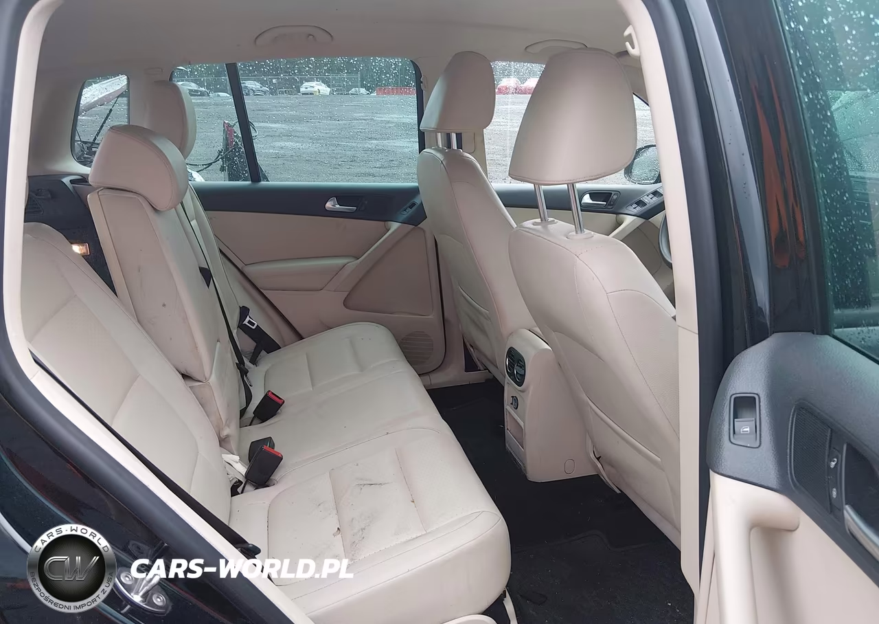 2012 Volkswagen Tiguan Le VIN:WVGAV7AX3CW568640 - 8