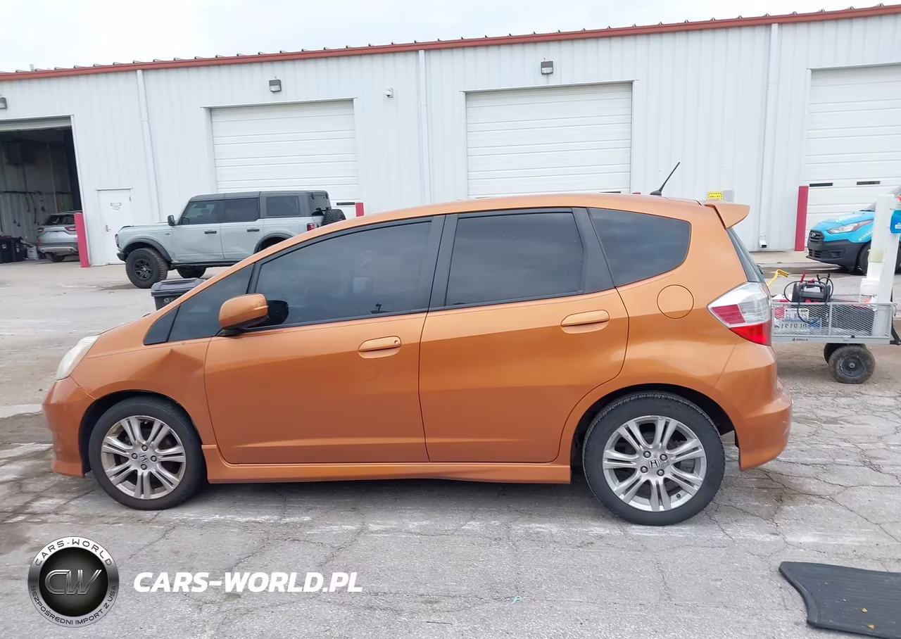 2010 Honda Fit Sport VIN:JHMGE8H43AS003050 - 14