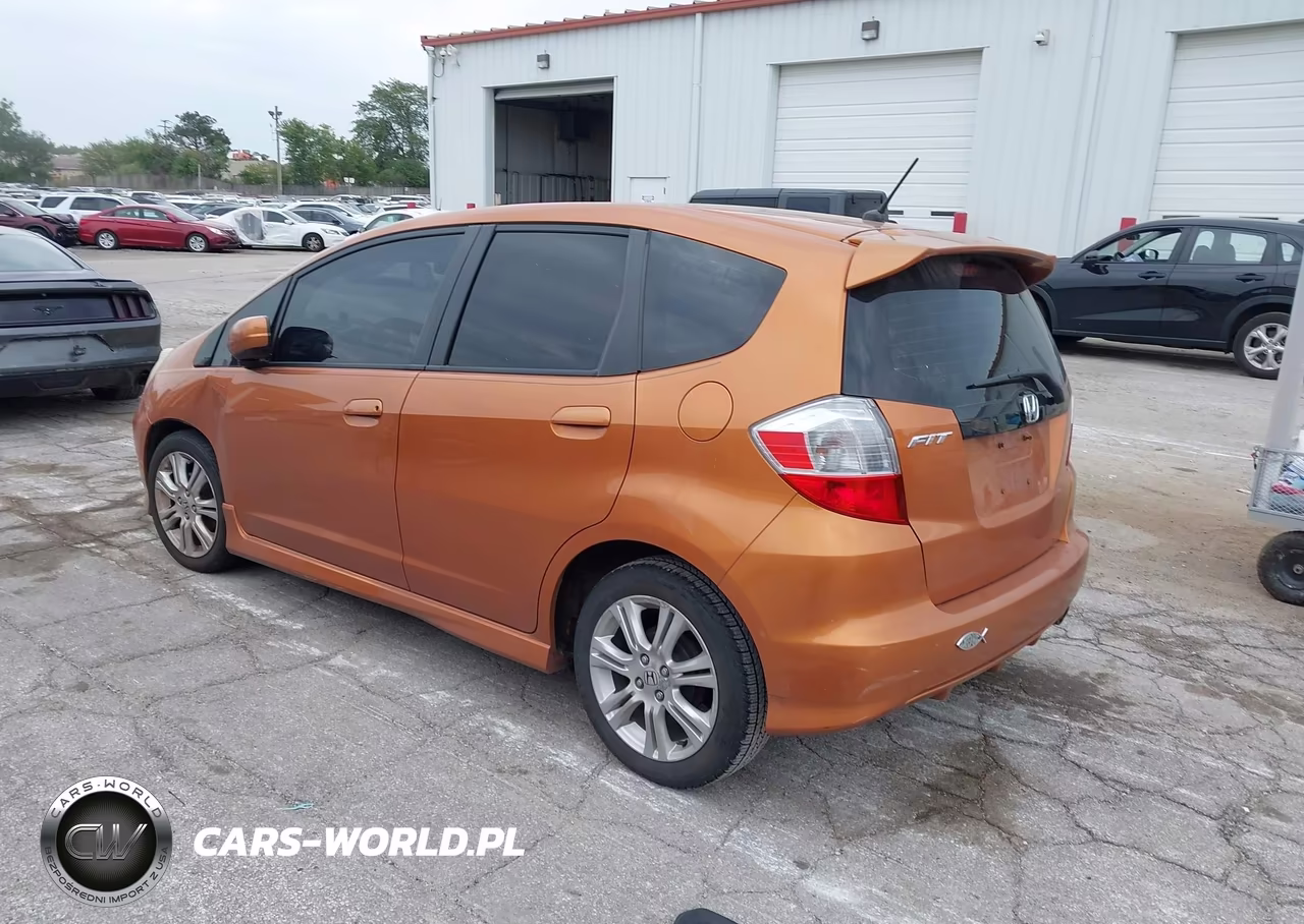 2010 Honda Fit Sport VIN:JHMGE8H43AS003050 - 3