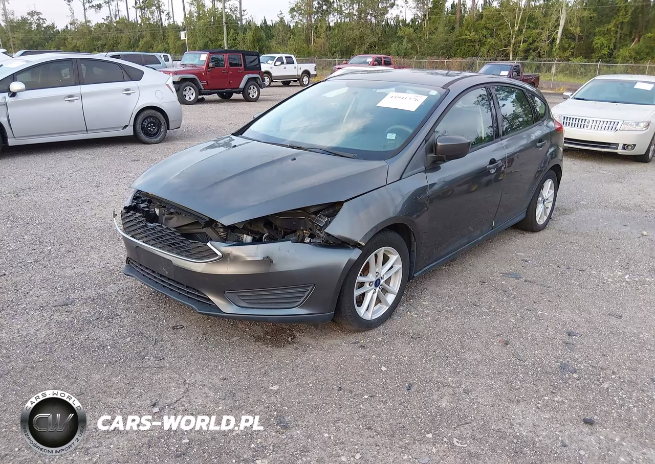 2018 Ford Focus Se VIN:1FADP3K20JL209242 - 2