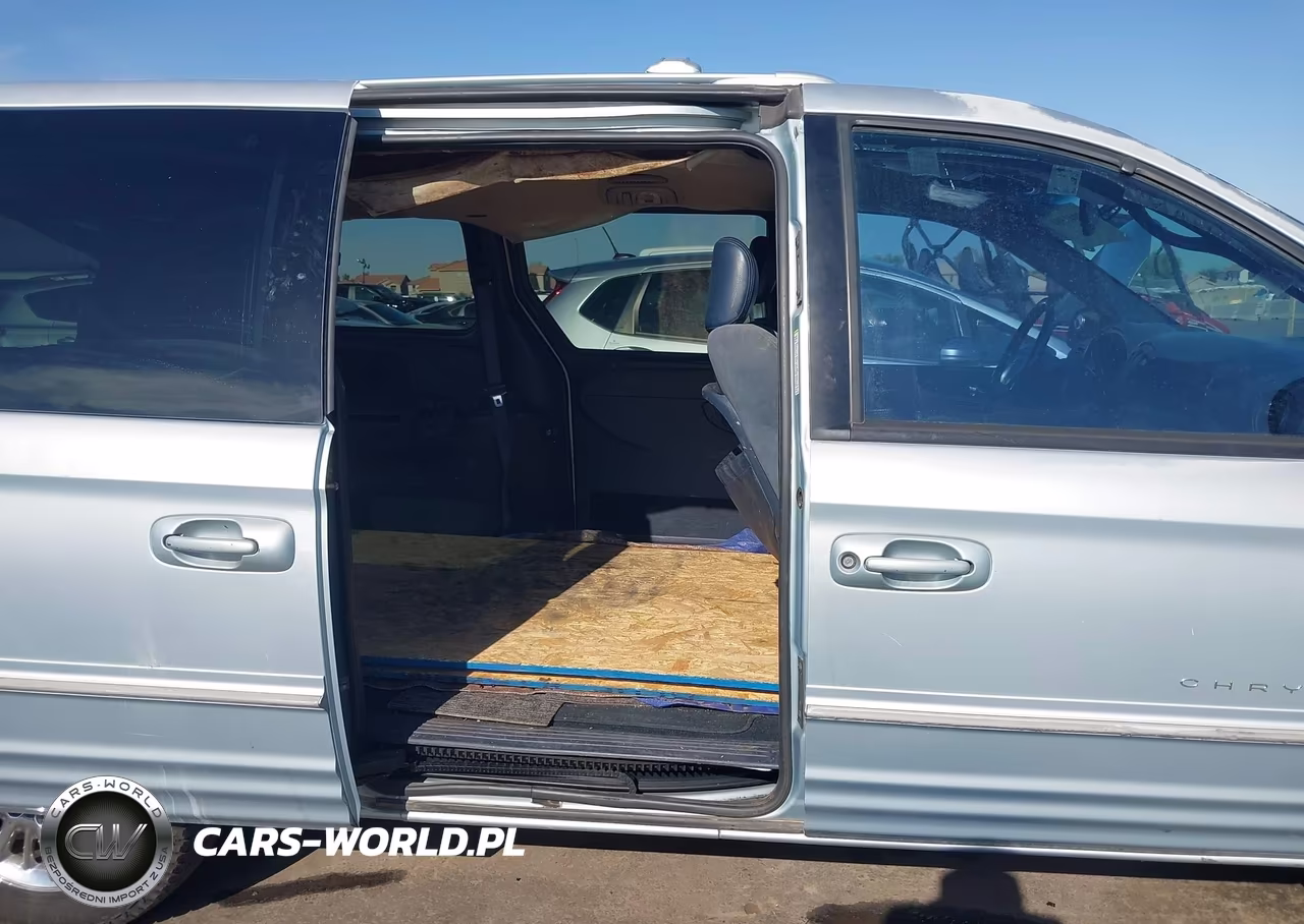 2001 Chrysler Town & Country Limited VIN:2C8GP64L01R309653 - 8
