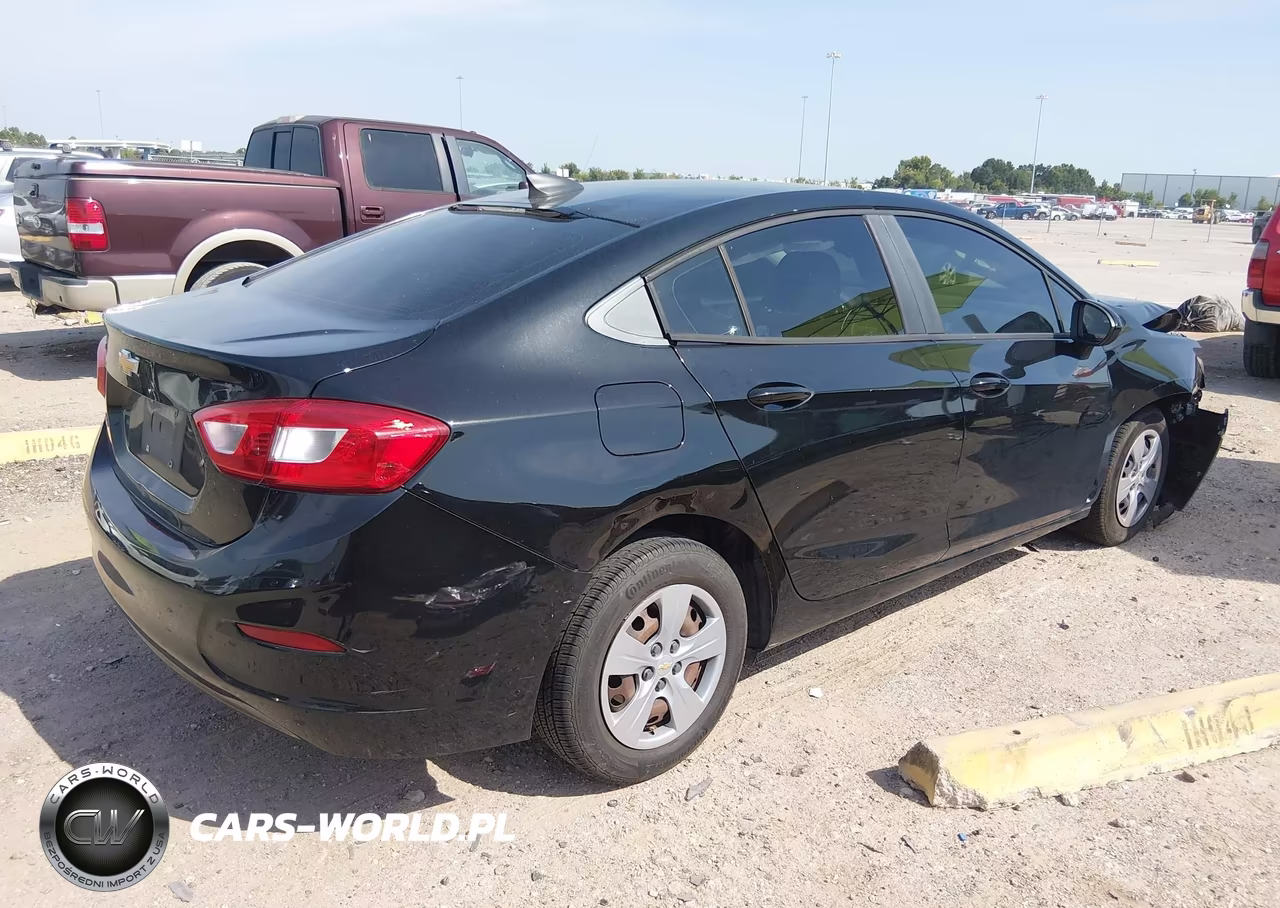 2018 Chevrolet Cruze Ls VIN:1G1BC5SM5J7102814 - 4